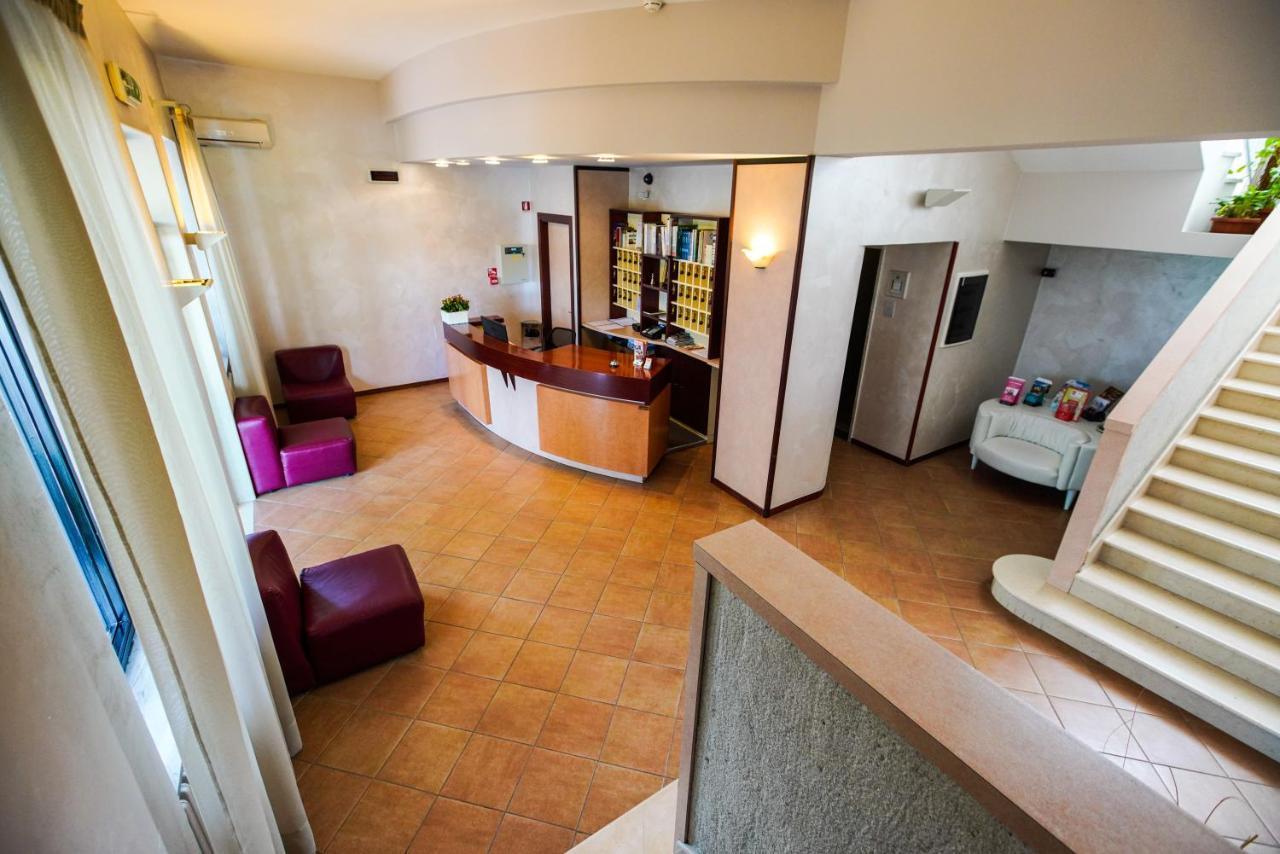 Hotel Murgia Santeramo in Colle Exterior photo
